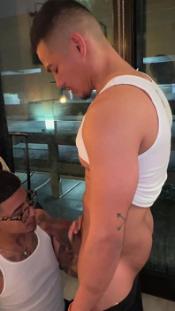 Hung Papi, grande pau latino apaixonado beijando gays latinos, pau grande