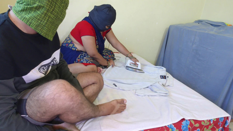 Hotty Mona: Nevlastní syn s velkým čůrákem šuká svou macechu v její ložnici