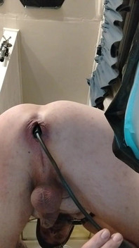 Soda Can Sized Plug Push Out Then Pop Back in