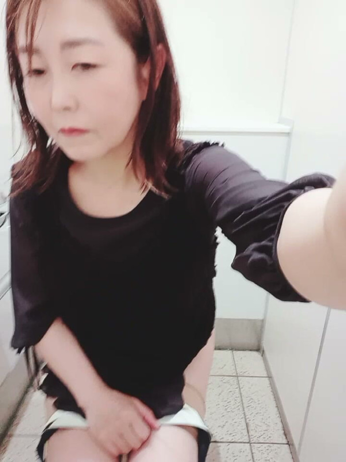 Mayumi Kanzaki: J’ai Utilisé Les Toilettes De La Station