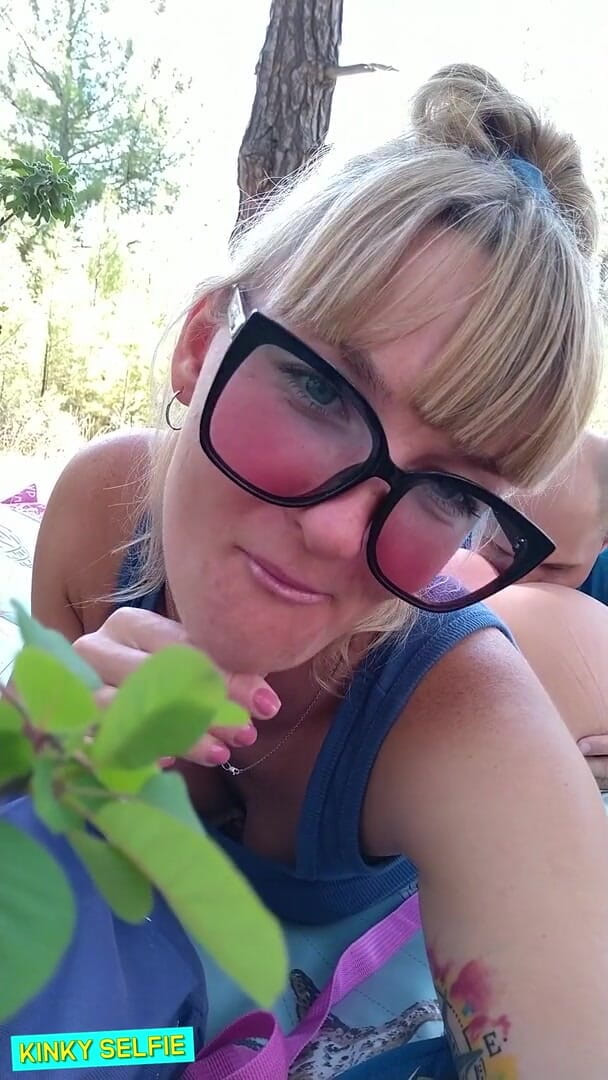 Sasha Bikeyeva: Kinky selfie - hon sköt en video i telefonen när han...