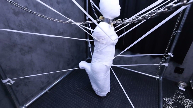 Aisan girl bondage: A Cute Girlfriend Wrapped All Over in Bandages