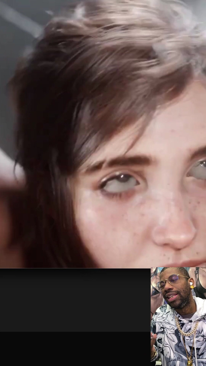 Good news media: Ellie si cewek mungil dengan pantat bahenol lagi asik nyepong...