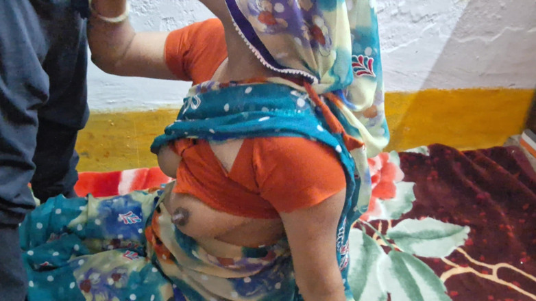 Busty Banuu: Prsatá služka žena šuká