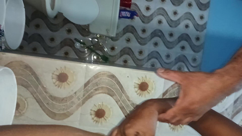 Hot Tamil Couple: Vợ tôi Saranya Bath Show