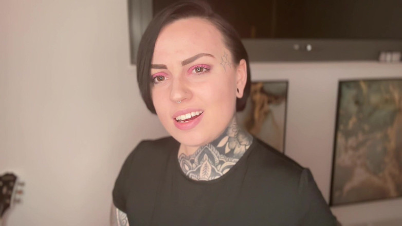 Miss Valentina: Покажи мені ці трусики