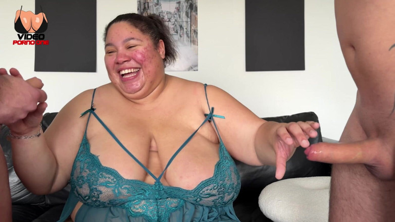 Video Porno One: Cleo je krásná coura, chce být spolu šukaná!