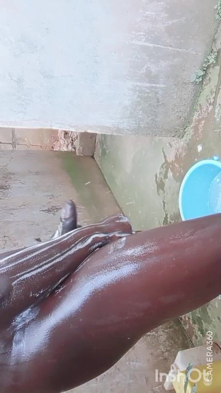 Hongi: Ouah, Expérience D’entraînement Avec Une Grosse Bite