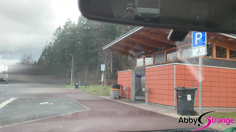 Abby Strange: Německá gotická bbw abby strange piss fetiš - čůrání