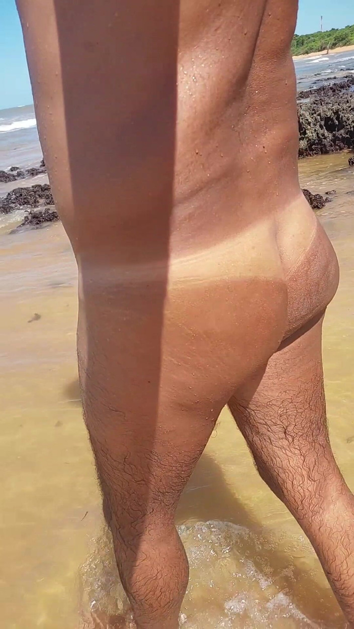 Ladysilvas: Ladysilva Walking Naked on the Beach Showing off Her Tanned...