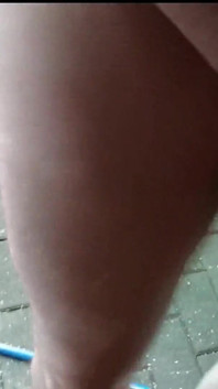 Desnudo al otro lado del patio