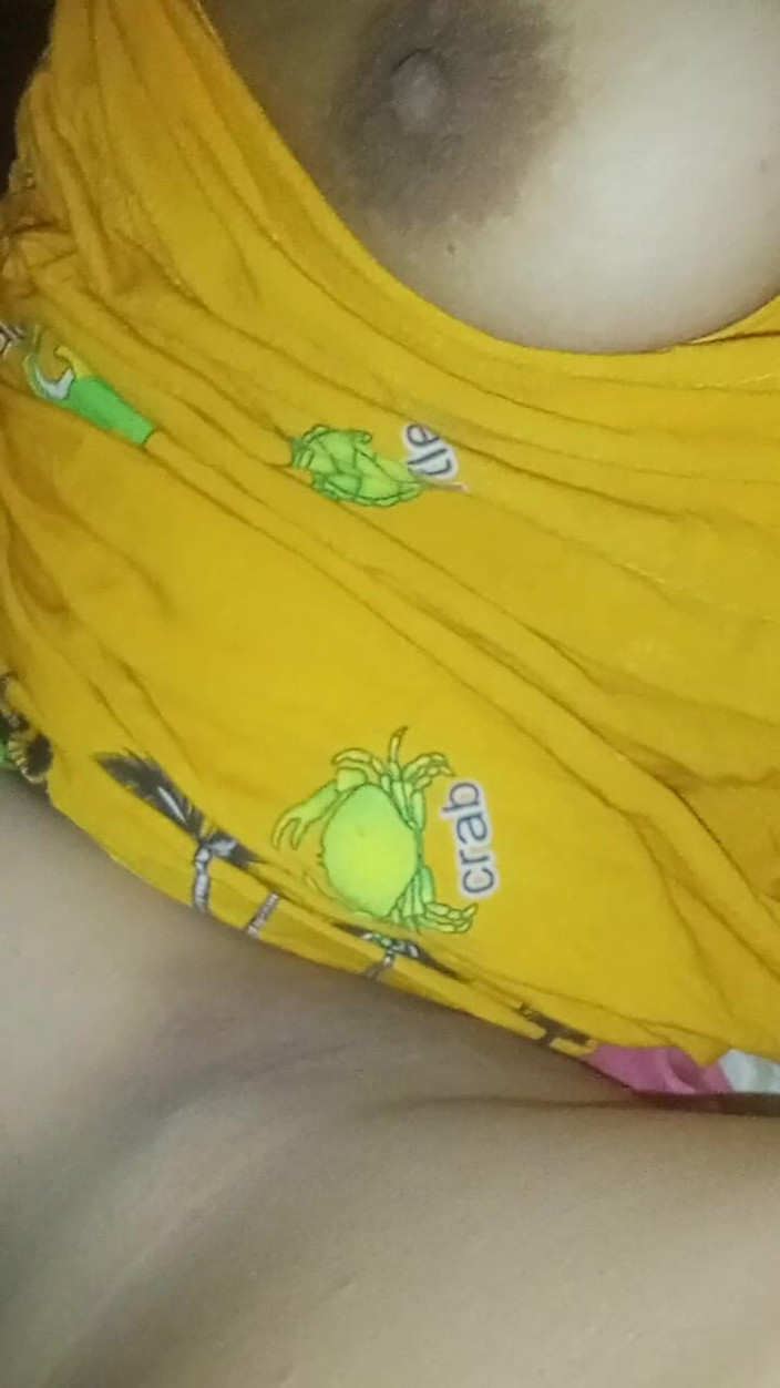 Mom24: Joacă relaxantă cu soacra în timp ce socrul mănâncă