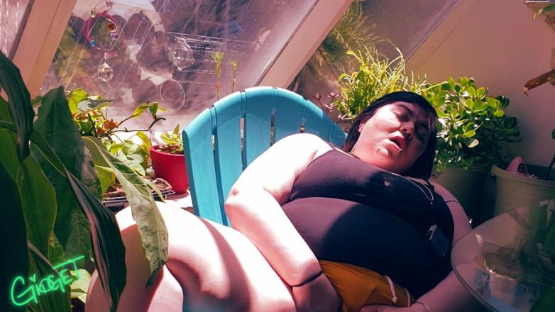 Gidget X: Lento y sexy humo y semen al sol