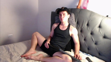 Icyhot707: Ik neuk privé met een dildo en heerlijke slato.