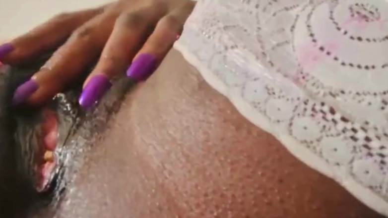 Maeling: Tiny Bimbo Shoved in Hairy Pussy - Ebony Giantess