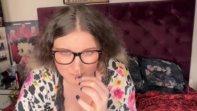 MissFFW: Velká kráska ráda hraje s Q-tipy, aby se jí sneeze