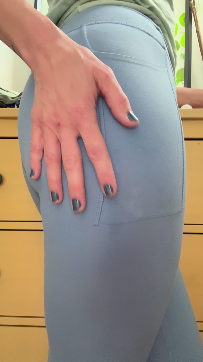 Autumn Valentine: Sweaty Pussy in Lycra Spandex