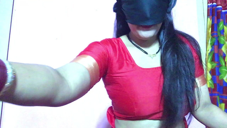 Couple's Diary: Klip s čerstvě ženatým indickým párem Honey Moon