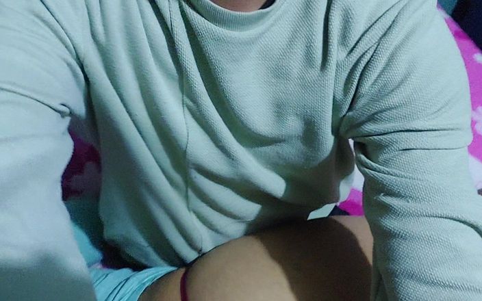 Josyandhot: 끈 끈으로 그녀를 때리며 내 의붓딸을 처벌해