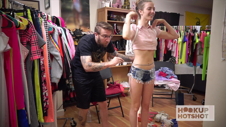 HookUp HotShot-BTS: Bts - slaba Karla Kush este excitată pentru sexul dur al...