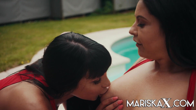Mariska x: Lesbické hry Valentiny Ricci &amp; Marisky