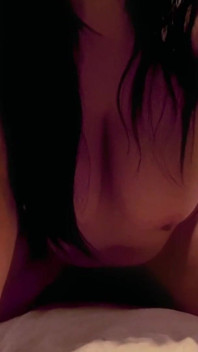 Hete vrouw houdt van grote pikken, alleen fans in slow motion