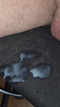 Nadržená Večerní Masturbace S Velkým Čůrákem - Masivní Detailní Výstřik Se Spoustou Spermatu