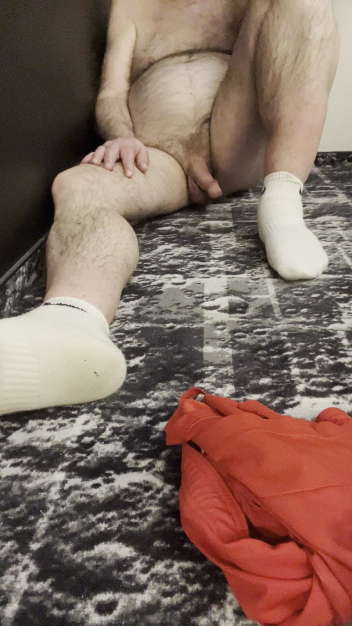Coach Karl dude lodge: Coach Karl Feet White Socks and Bare Balls [5834]