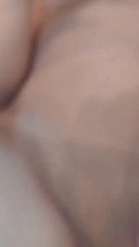 Fingering memek pacarku di ruang ganti
