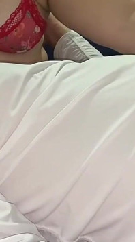 I Got a Sexy Stepmother with Big Breasts to Give Me a Handjob While She Breastfed Me, She Made Me Ejaculate Quickly Because of H
