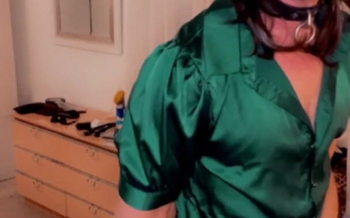 TVI Studios Val Parker: Crossdresser excitée en bas nylon