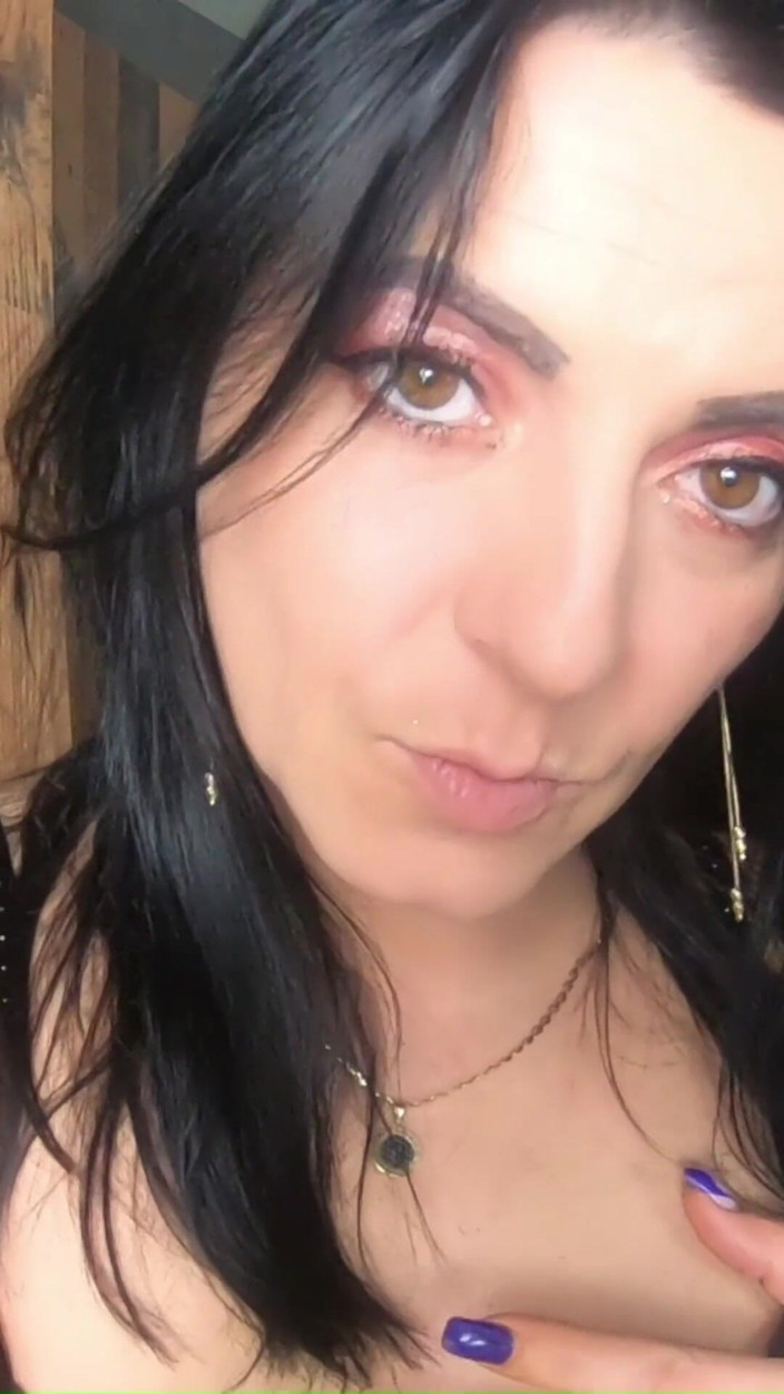 MILFy Calla: Wanna Eat Me Out?