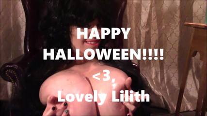 Lovely Lilith: Retro Elvira Mistress of tit fucking