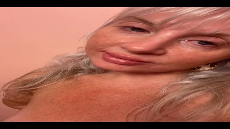 PaintedRose: Chystáme se do postele, myslela jsem si, že bychom se mohli...