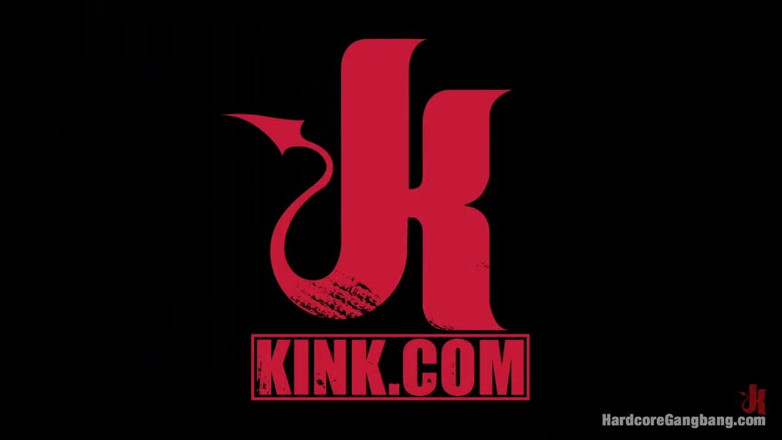 Hardcore Gangbang by Kink: Milf met grote tieten drievoudig gepenetreerd en smeekt om meer
