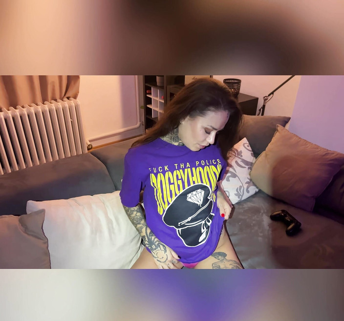 Mari Galore: Mari Galore hrála videohry se svým nevlastním bratrem a pak...