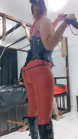 DominaFireOfficial: Сеанс покарання лоскотати в бондажі