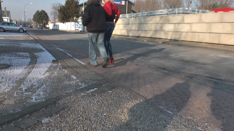 Old & Young: Teenie jager追捕热辣少女的狂野户外性爱