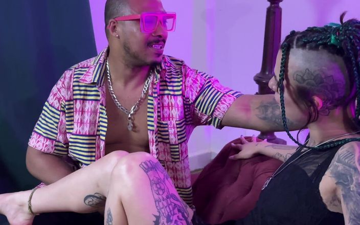 Quente club: Tatuagens, cabelo e tesão natural: Dlouise abre para Nego Catra