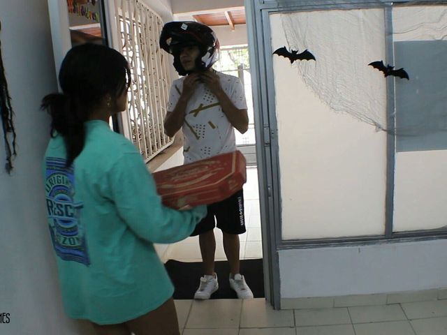 Domiciliary Wastes No Time and Ends up Fucking My Pussy - Porn in Spanish (Kem and Megan)