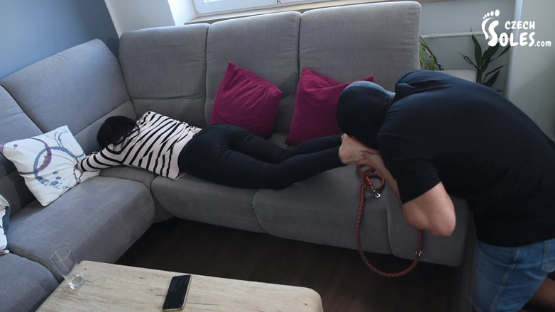 Czech Soles - foot fetish content: Eine sklavin für ihr fußvergnügen mieten