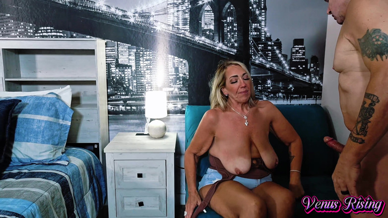 Venus Rising_Hotwife: Curvy Slut MILF Fucks Her Step-sister’s Husband