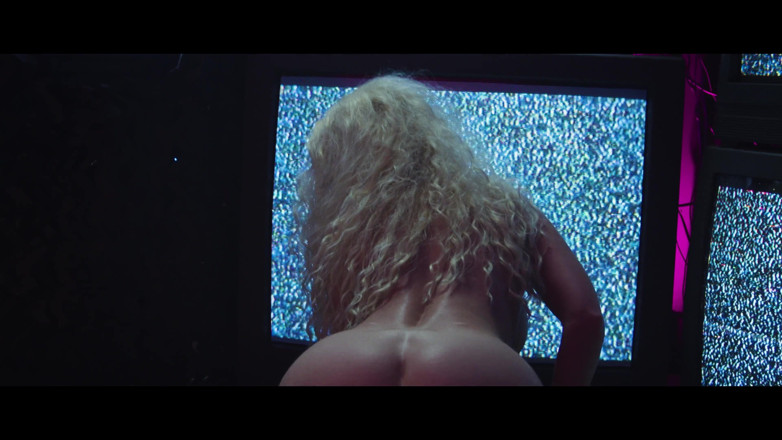 SkinVision: Pussygeist - Luna Luxxx