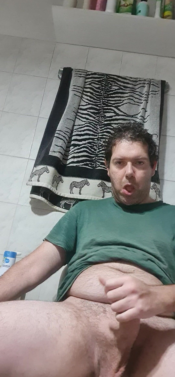 Mirko2589: Ganz nackt im Badezimmer