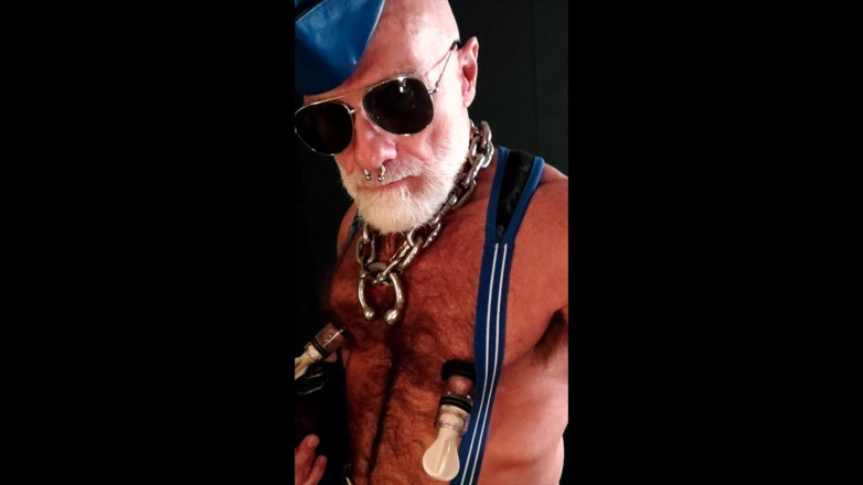 MusclesCigarsFFPig: Nipple Pumping