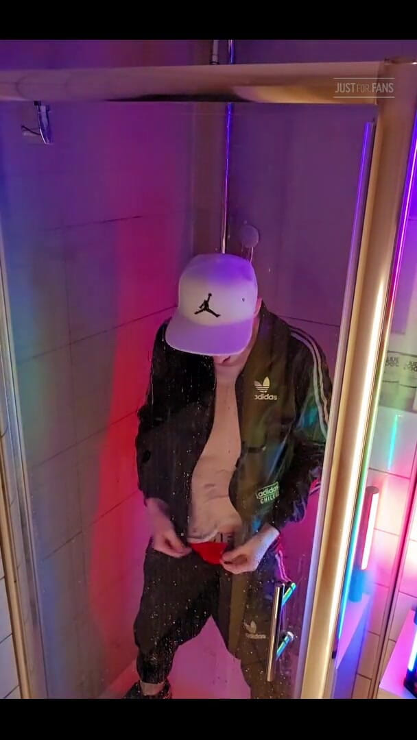 Roman Heart: Shower Dance