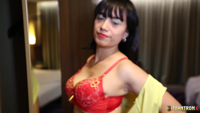 John Tron X: Johntronx - 丰满的亚洲熟女像专业人士一样重口味做爱