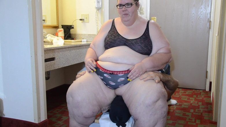 Full Weight Productions: Bobbi Jo и Savannah Smear Ceasar на скамейке запасных