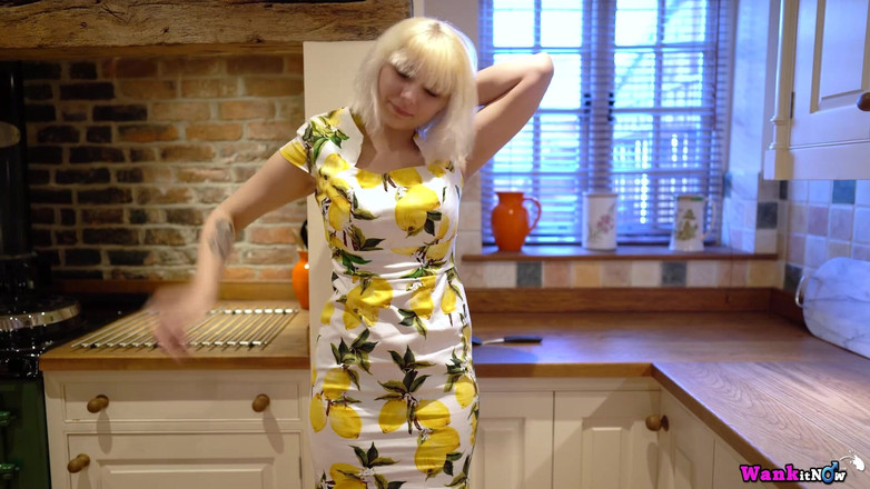 Wank it Now: Baby-dolliyy - küçük bir oyun