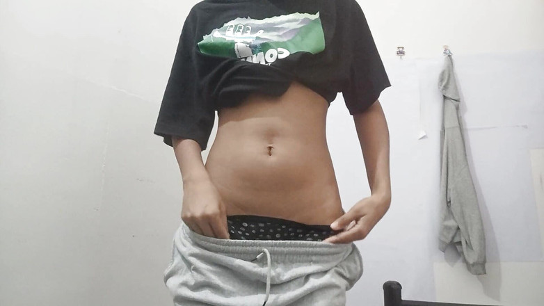 desigirl93: पैंटीज में हॉट कमसिन गांड